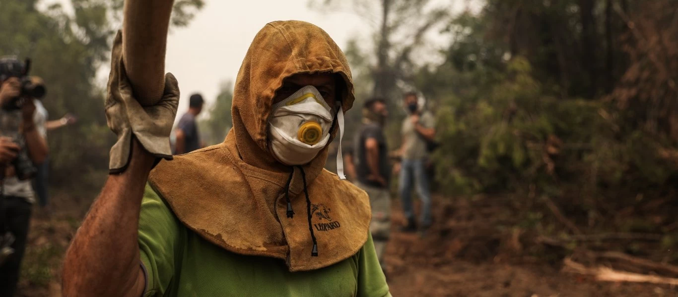 «Τρέξτε να σωθείτε» και εκκενώστε... την Ελλάδα: Μετά από 8 μέρες φωτιάς εκκενώνουν και το Ασμήνιο!
